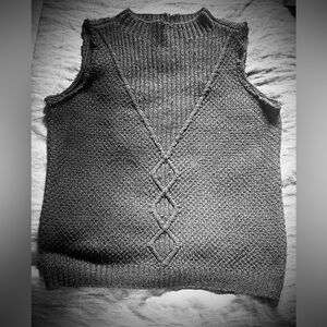 KARL LAGERFELD Black Wool Sweater-Vest. Unisex, Oversized/baggy Lagenlook